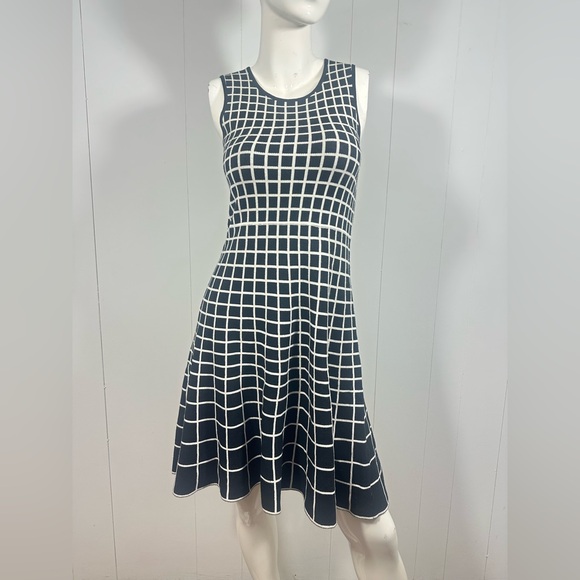 Neiman Marcus Dresses & Skirts - Neiman Marcus Women's Sz M Sleeveless Knit Black White Dress Plaid Fit & Flare